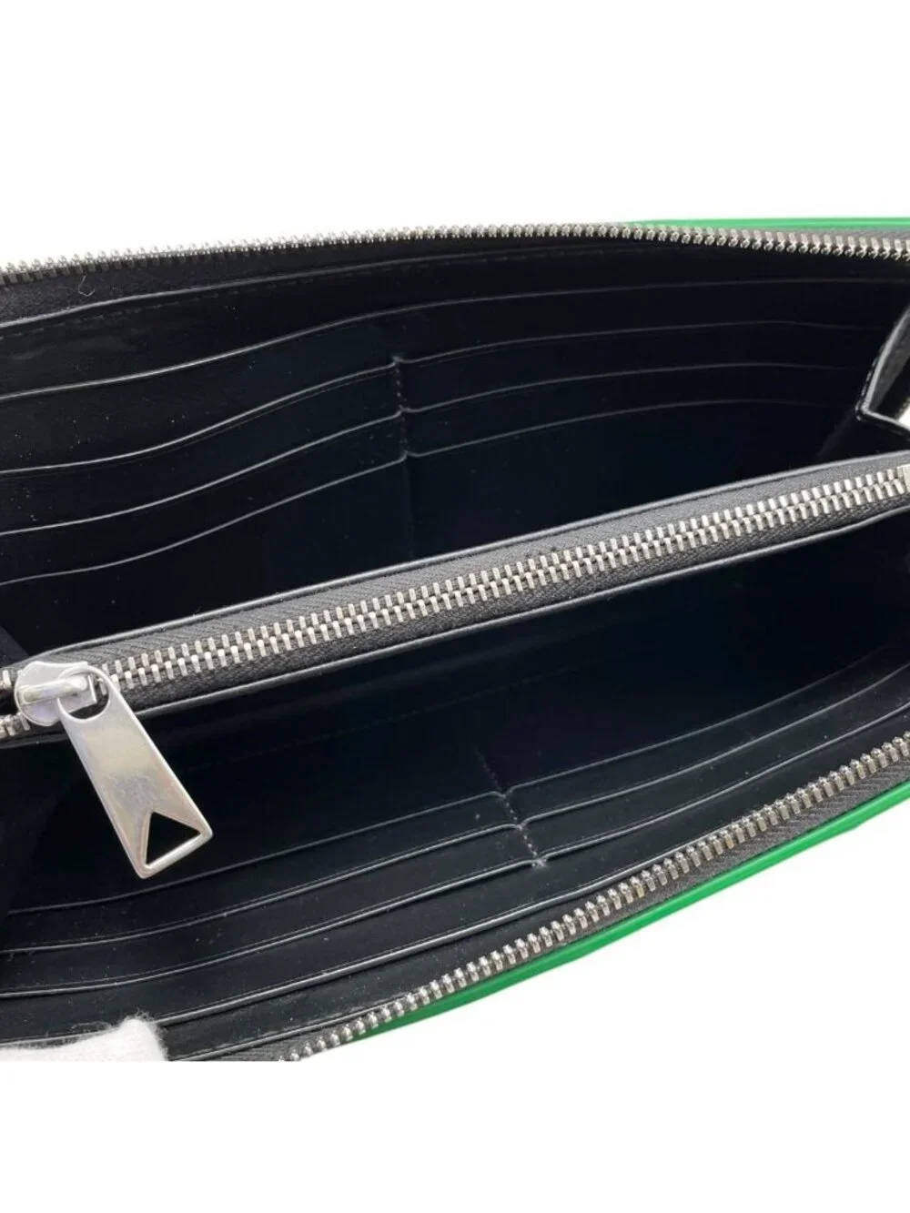 Bottega Veneta Wallet Cassette Zip Around Intrecciato Cuffleather Black Green